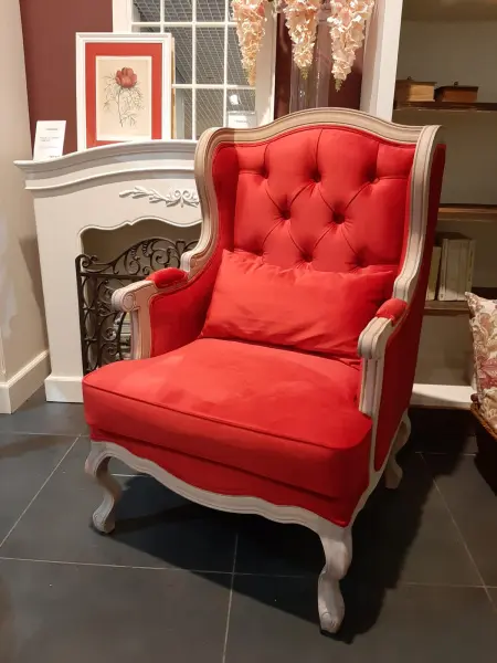 Кресло Сезарина с каретной стяжкой, красный
