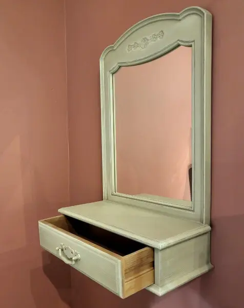 Зеркало Поместье для прихожей с ящичком, экспозиция