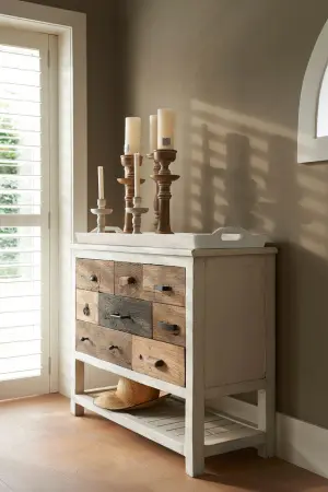 Комод со съемным подносом Дерево с историей в интерьере